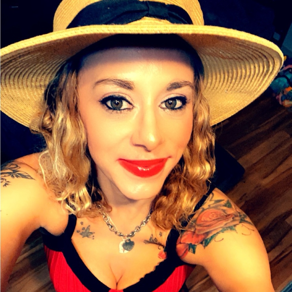 Meet your Posher, Amber